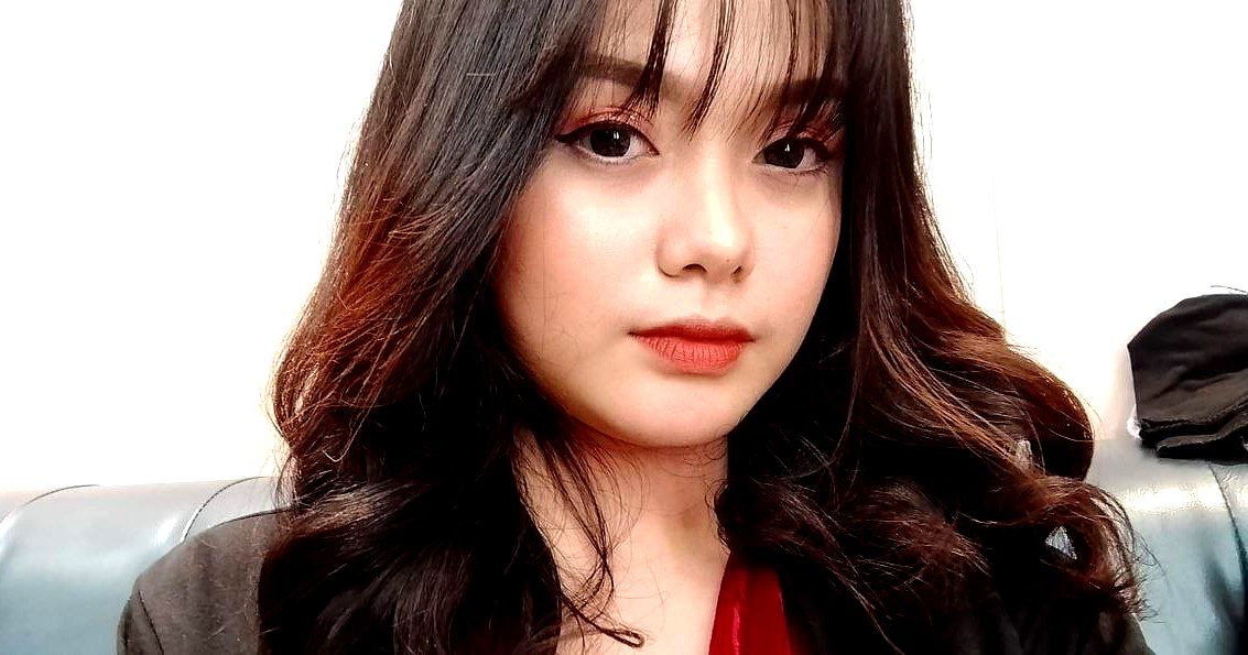 Anh thanh niên bất lực đưa vợ yêu cho cấp trên làm tình để thăng chức